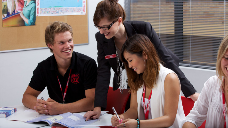 Browns-Gold-Coast-Estudantes-e-Professora