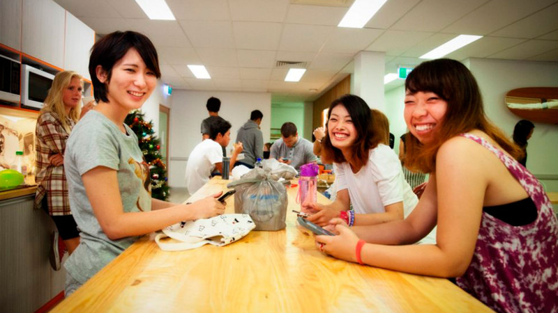 Inforum-Gold-Coast-Estudante-Cozinha